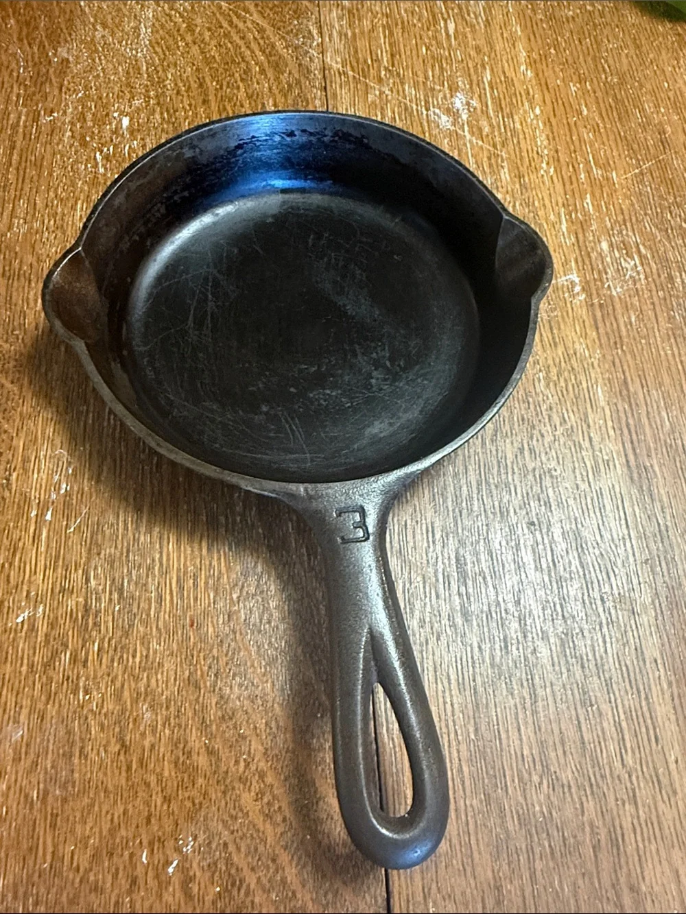 Griswold No. 3 Large Block Logo skillet (Pattern 709)